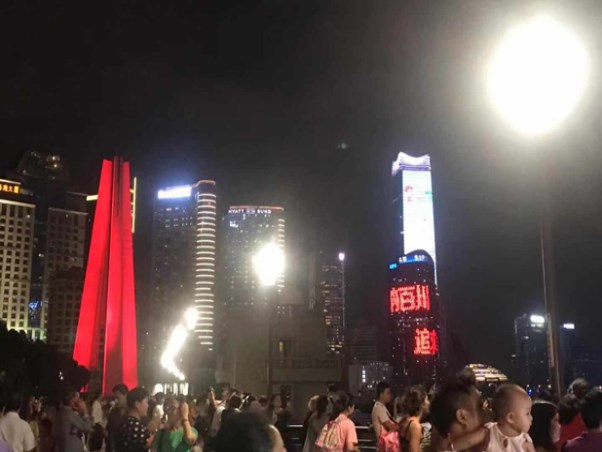 东方明珠夜景03.jpg